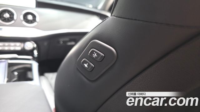 Kia Stinger 2023 — photo 28