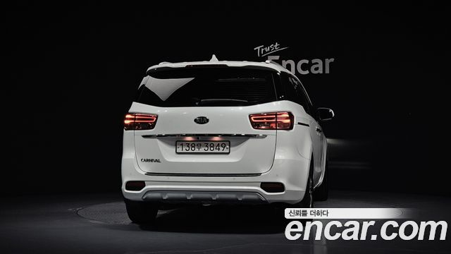 Kia Canival 2020 — photo 4