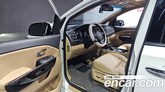 Kia Canival 2020 — photo 13
