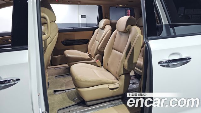 Kia Canival 2020 — photo 17