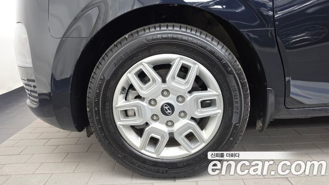 Hyundai Staria 2025 — photo 5