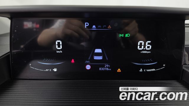 Hyundai Staria 2025 — photo 11