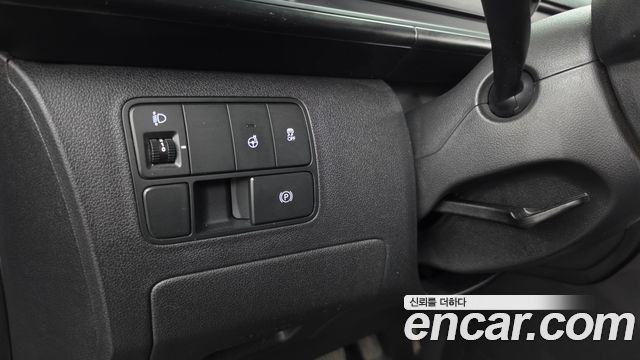 Hyundai Staria 2025 — photo 25