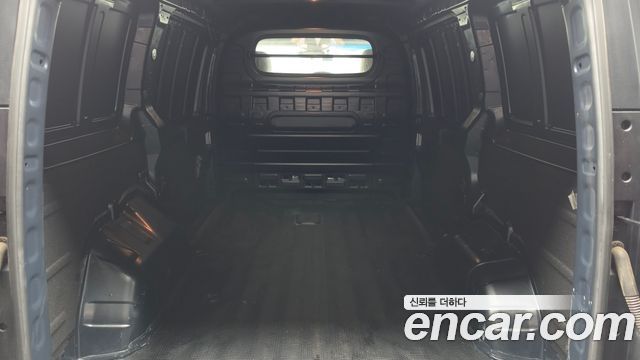 Hyundai Staria 2025 — photo 26