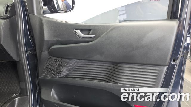 Hyundai Staria 2025 — photo 14