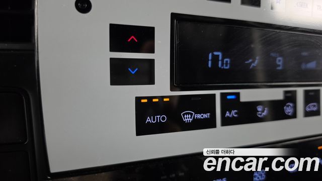Hyundai Staria 2025 — photo 16