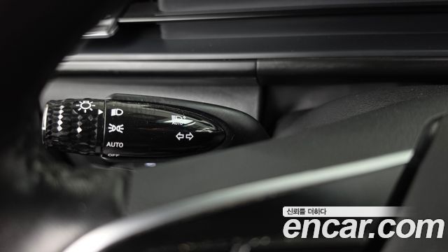 Hyundai Staria 2025 — photo 27