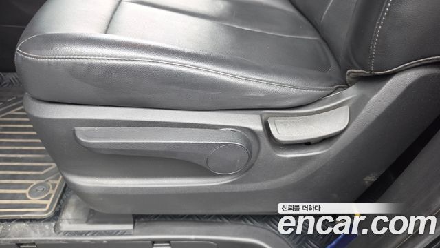 Hyundai Staria 2025 — photo 29