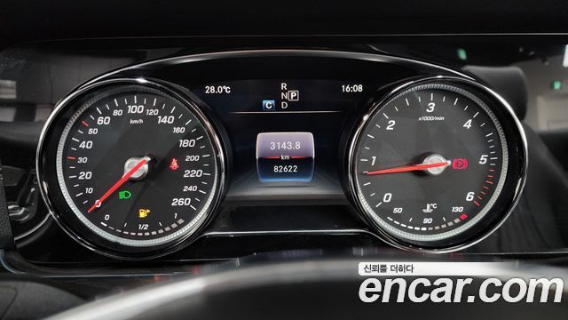 Mercedes-Benz E-Class 2018 — photo 11
