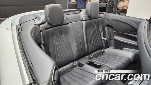 Mercedes-Benz E-Class 2018 — photo 17