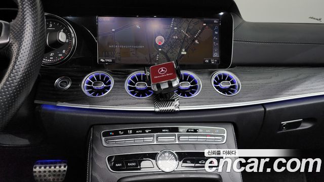 Mercedes-Benz E-Class 2018 — photo 19
