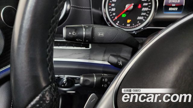Mercedes-Benz E-Class 2018 — photo 24
