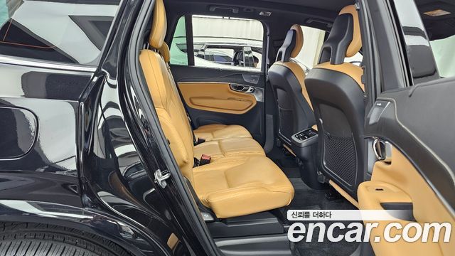 Volvo XC90 2021 — photo 18