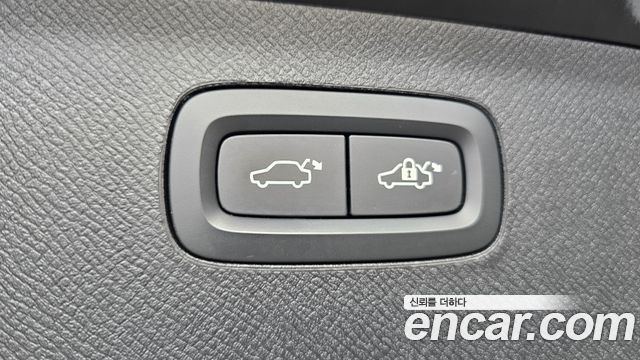Volvo XC90 2021 — photo 25