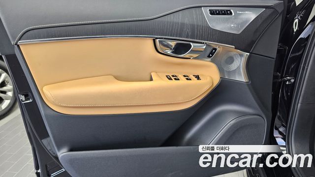 Volvo XC90 2021 — photo 14