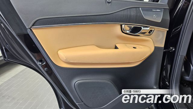 Volvo XC90 2021 — photo 15