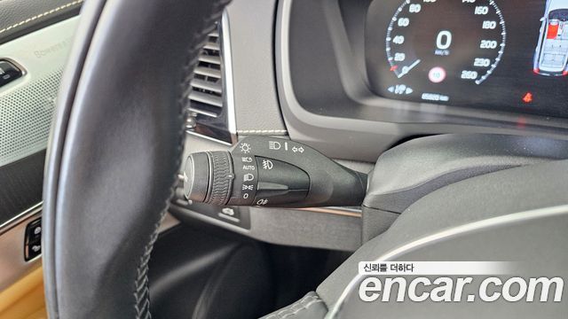 Volvo XC90 2021 — photo 34