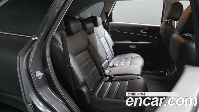 Kia Sorento 2016 — photo 17