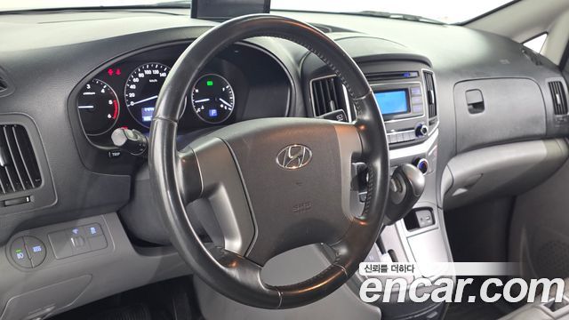 Hyundai Starex 2021 — photo 12