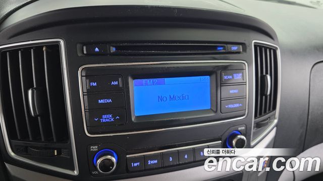 Hyundai Starex 2021 — photo 16