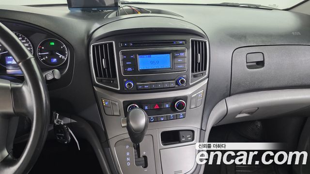 Hyundai Starex 2021 — photo 19