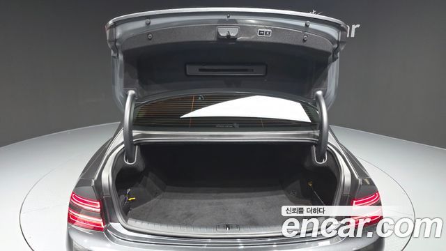Genesis G80 2021 — photo 32