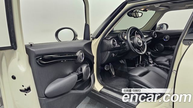 Mini Cooper 2017 — photo 10