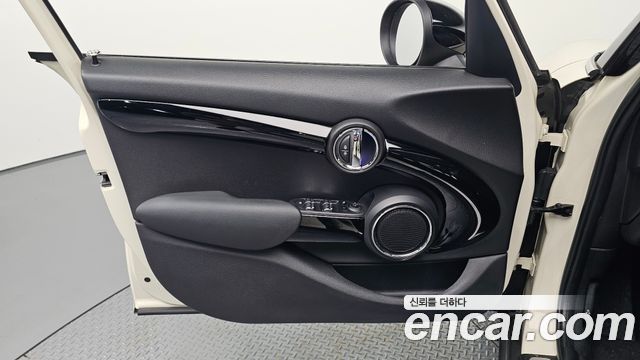 Mini Cooper 2017 — photo 18