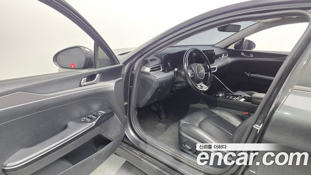 Kia K5 2022 — photo 10