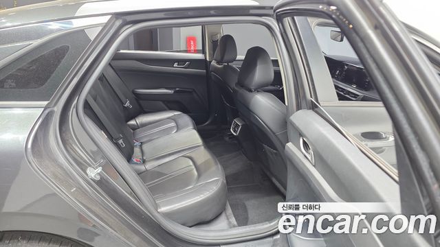 Kia K5 2022 — photo 12