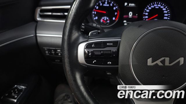 Kia K5 2022 — photo 17