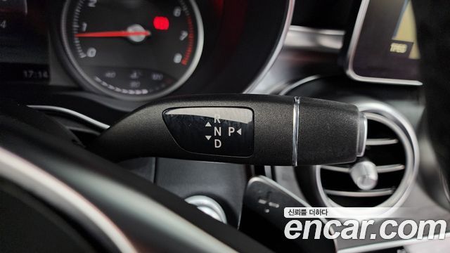 Mercedes-Benz C-Class 2018 — photo 12