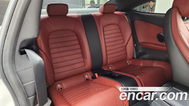 Mercedes-Benz C-Class 2018 — photo 17