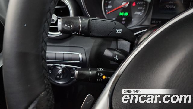 Mercedes-Benz C-Class 2018 — photo 22