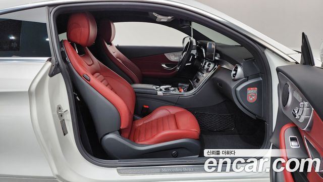 Mercedes-Benz C-Class 2018 — photo 16