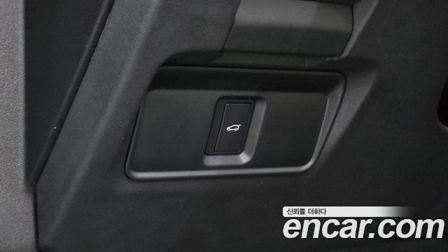 Land Rover Discovery Sport 2025 — photo 15