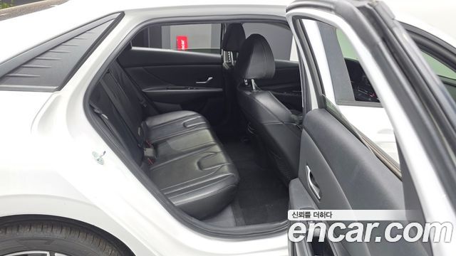 Hyundai AVANTE 2023 — photo 12