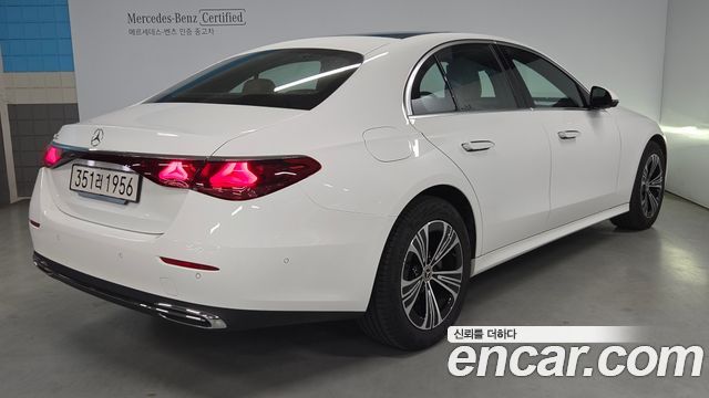 Mercedes-Benz E-Class 2026 — photo 2