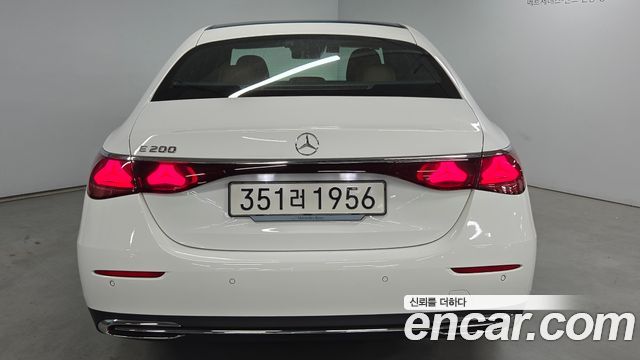 Mercedes-Benz E-Class 2026 — photo 4