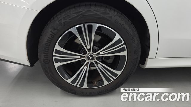 Mercedes-Benz E-Class 2026 — photo 5