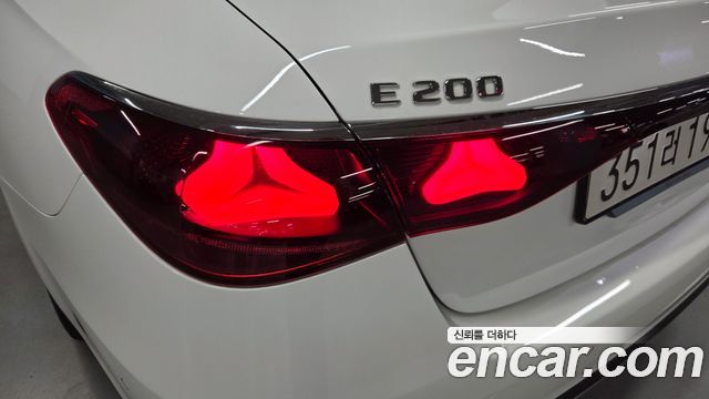 Mercedes-Benz E-Class 2026 — photo 14