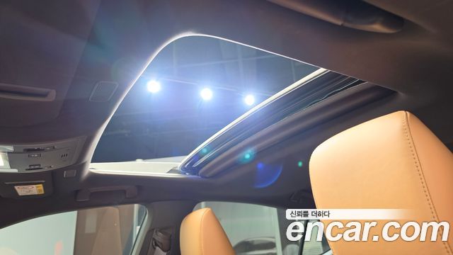 Lexus ES 2021 — photo 24