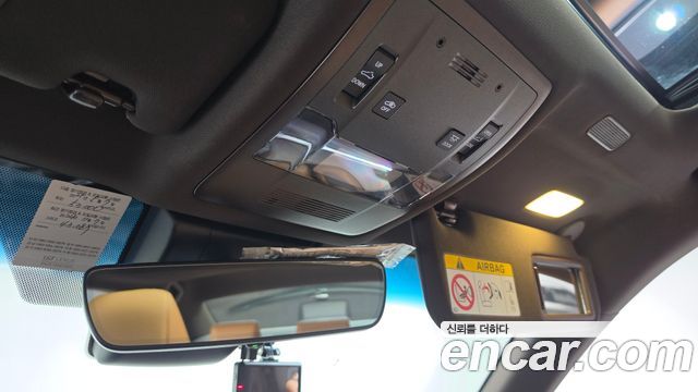 Lexus ES 2021 — photo 28
