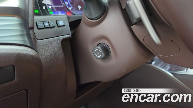 Lexus ES 2021 — photo 30