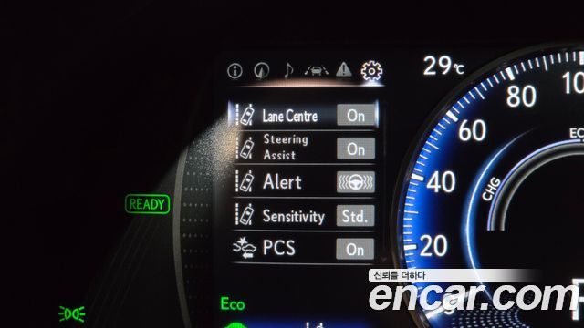 Lexus ES 2021 — photo 34