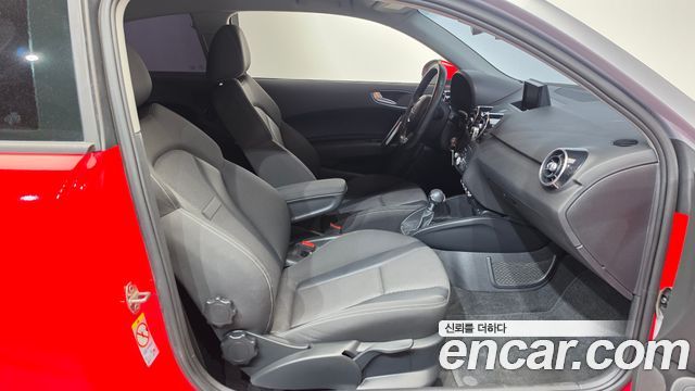 Audi A1 2015 — photo 11