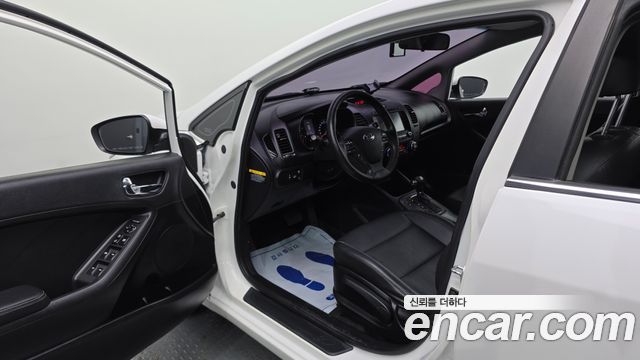 Kia K3 2015 — photo 10