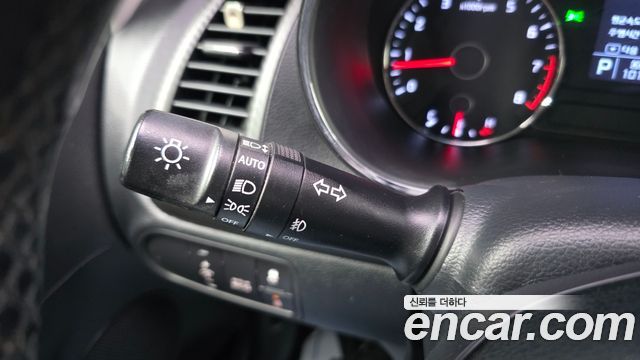 Kia K3 2015 — photo 14