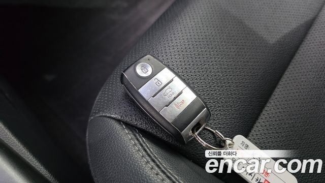 Kia K3 2015 — photo 19