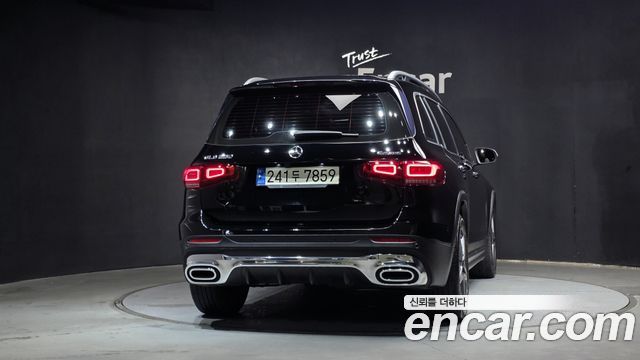 Mercedes-Benz GLB-Class 2021 — photo 4